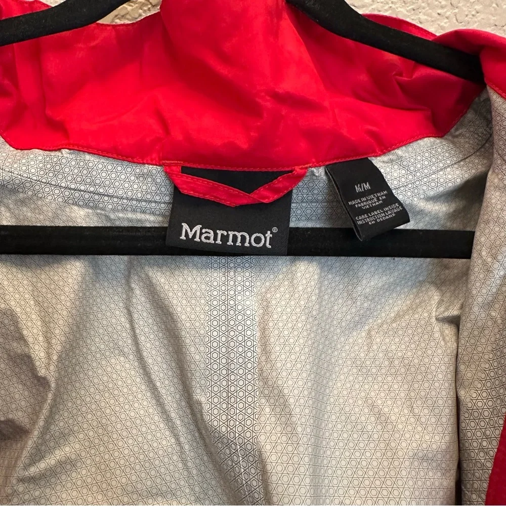 Marmot Women's Vibrant Red Ski Jacket - Picture 2 of 3